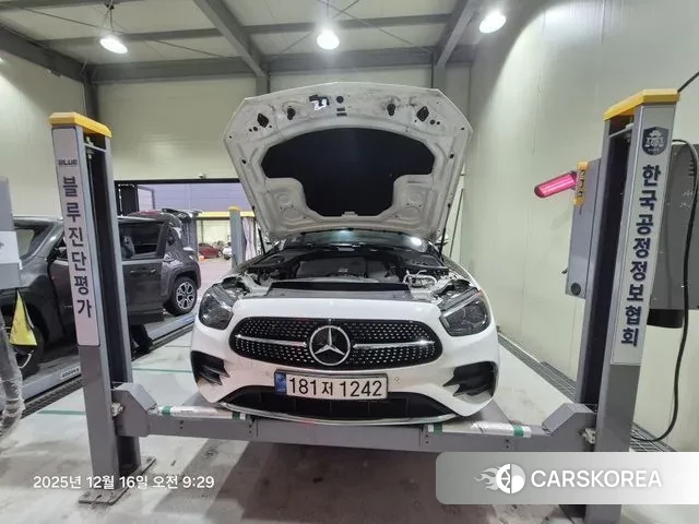 Mercedes-Benz E-Class W213 2022 Белый из Кореи