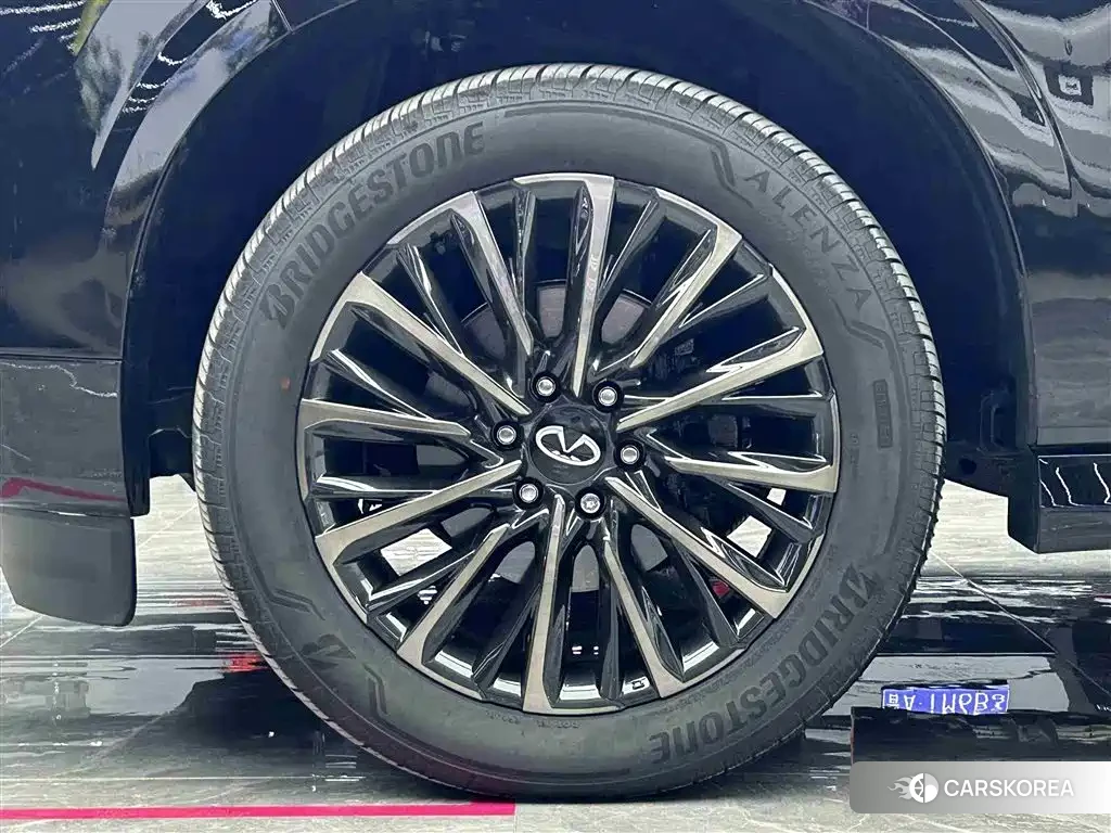 Infiniti QX80 2025 Черный из Китая