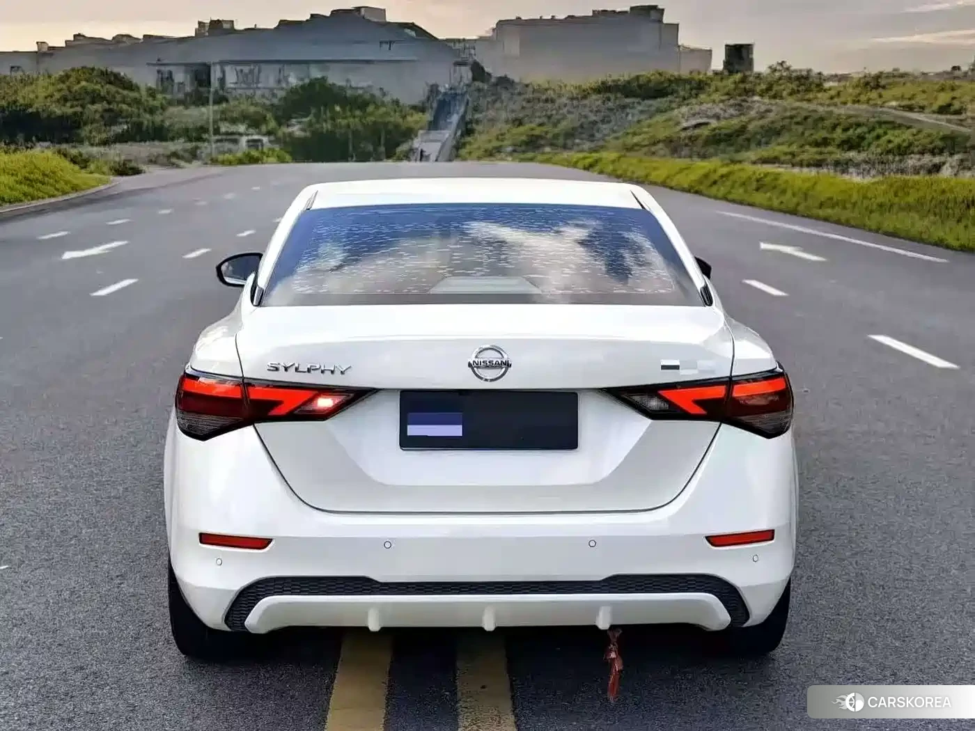 Nissan Sylphy 2021 Белый из Китая