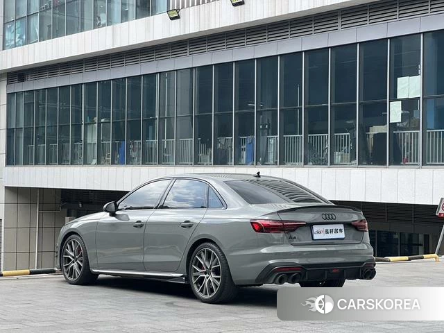 Audi S4 2022 Серебристо-серый из Китая