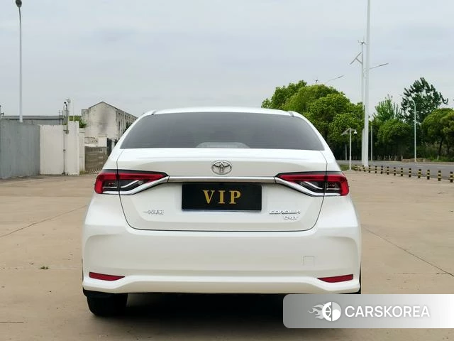 Toyota Corolla 2023 Белый из Китая