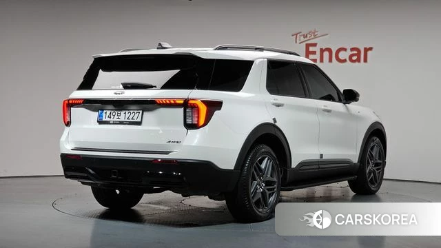 Ford Explorer 6th Generation 2025 Белый из Кореи