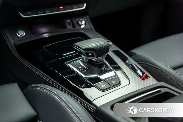 Audi Q5L 2025 Черный из Китая