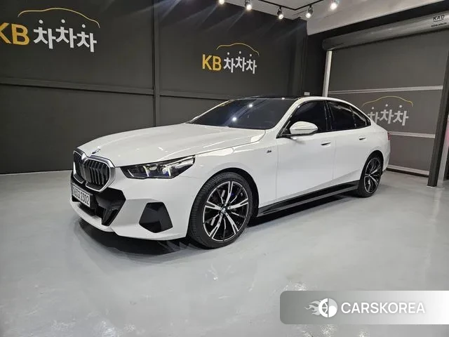 BMW 5 Series (G60) 2024 Белый из Кореи