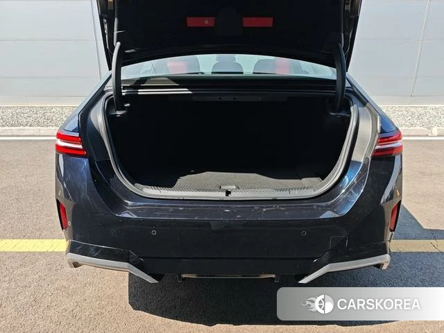 BMW i5 2025 Черный из Китая