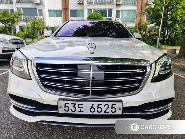 Mercedes-Benz S-Class W222 2019 Белый из Кореи
