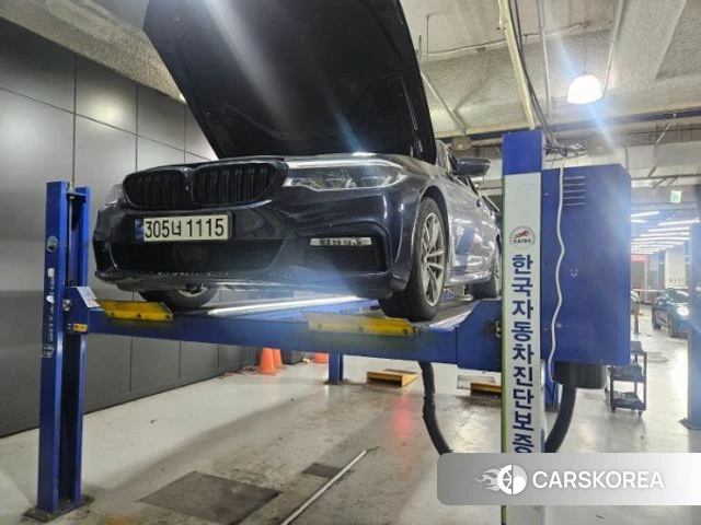 BMW 5 Series (G30) 2018 Черный из Кореи