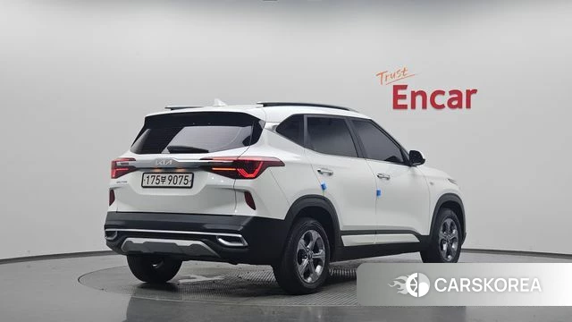 Kia Seltos 2021 Белый из Кореи