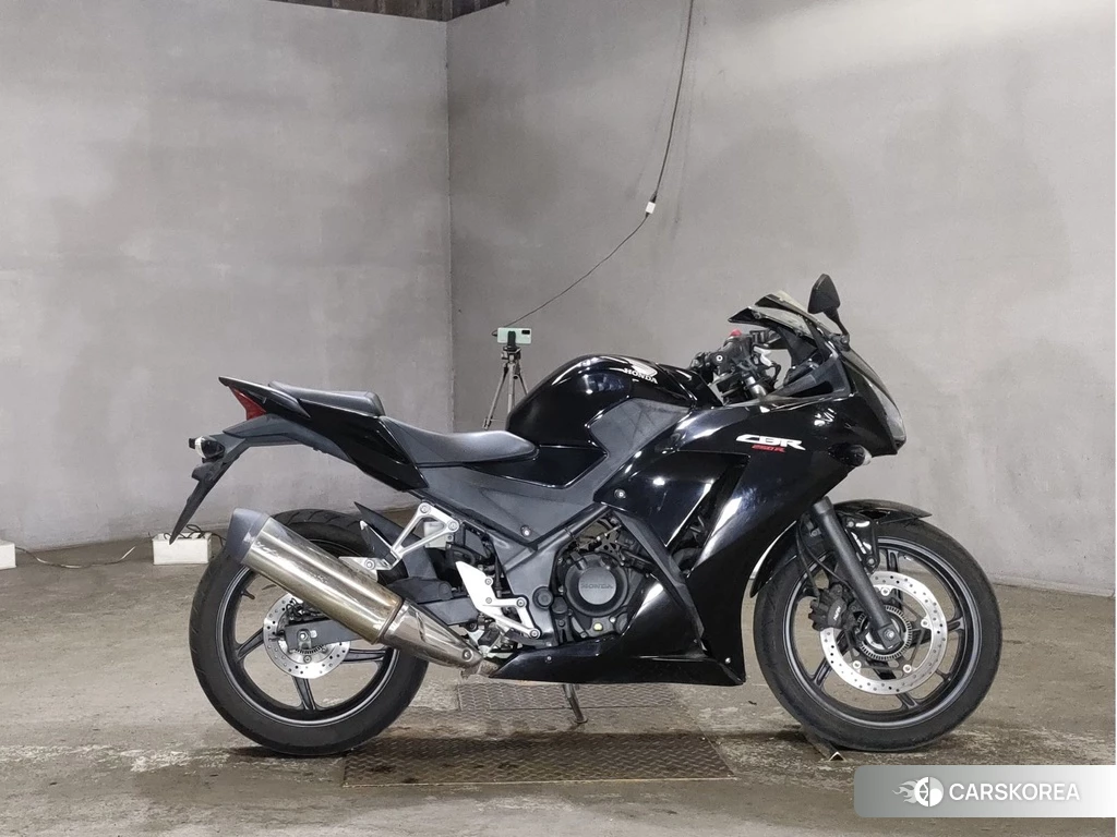 Проданный Honda CBR250R 2015 из Японии