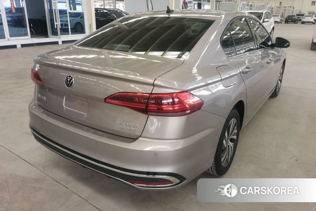 Volkswagen Bora 2023 Шампань из Китая