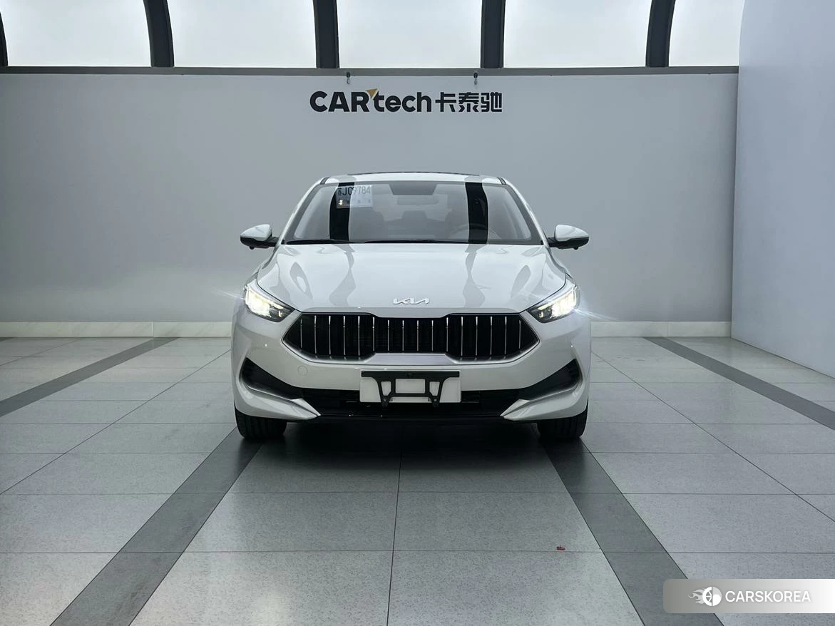 Kia K3 2021 Белый из Китая