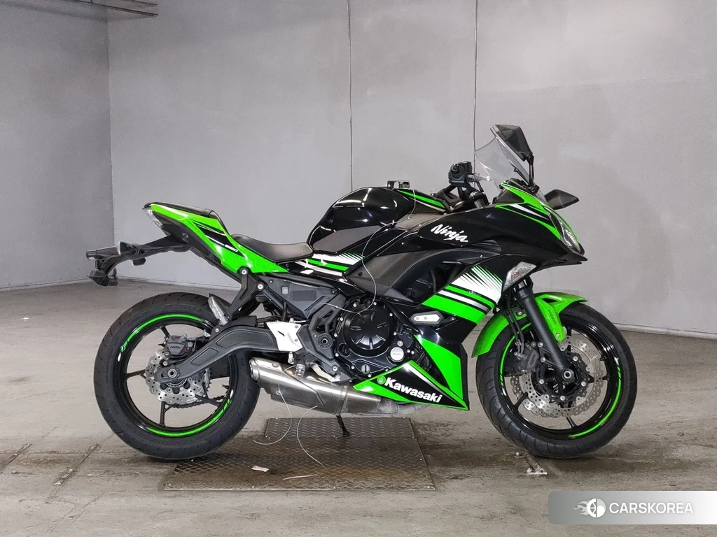 Проданный Kawasaki NINJA 650 2017 из Японии