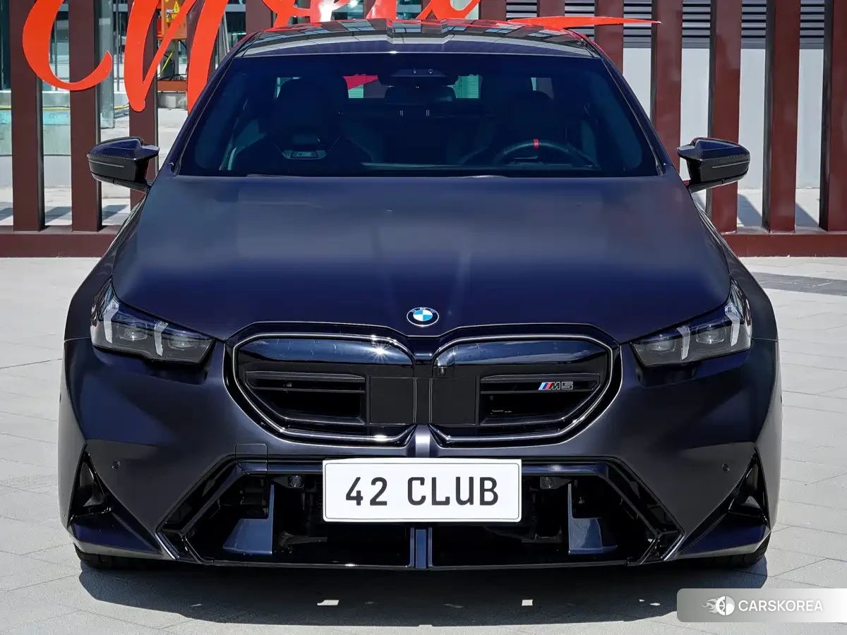 BMW M5 2026 Черный из Китая