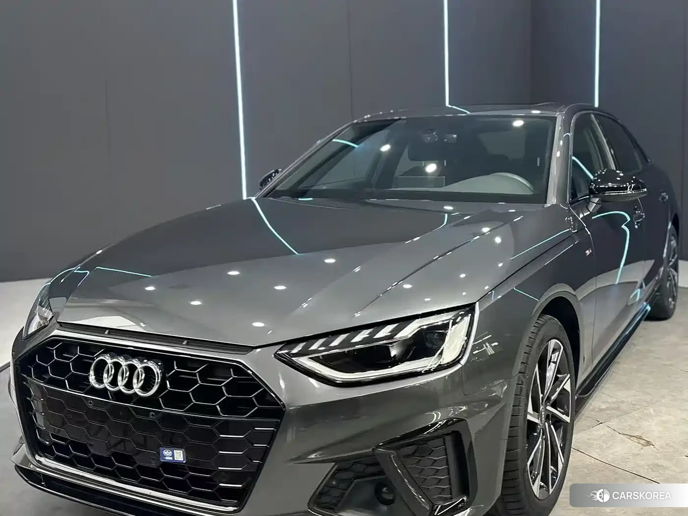 Audi A4L 2023 Silver/gray из Китая