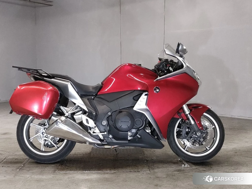 Проданный Honda VFR1200F 2010 из Японии