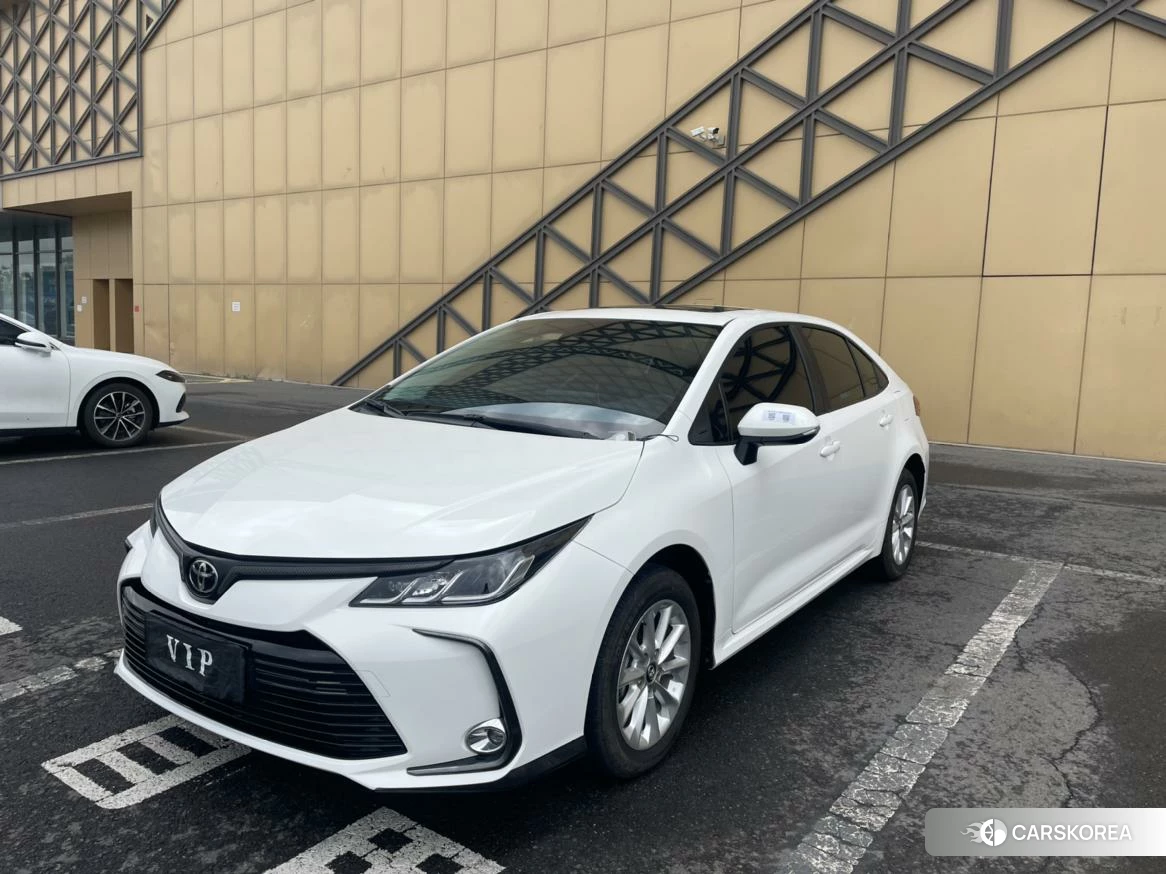 Toyota Corolla 2021 Белый из Китая
