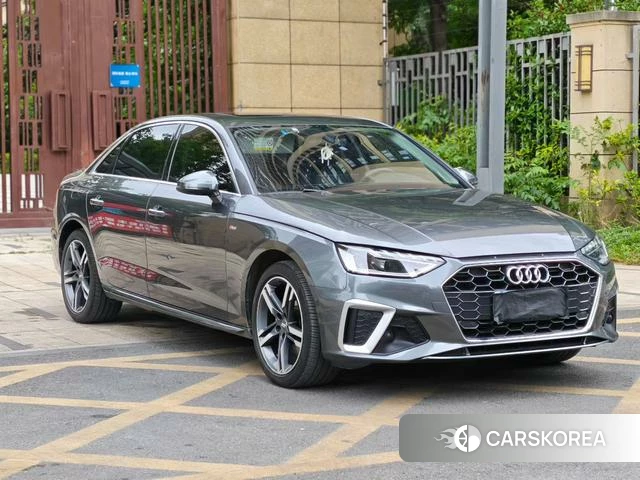 Audi A4L 2021 Серебристо-серый из Китая