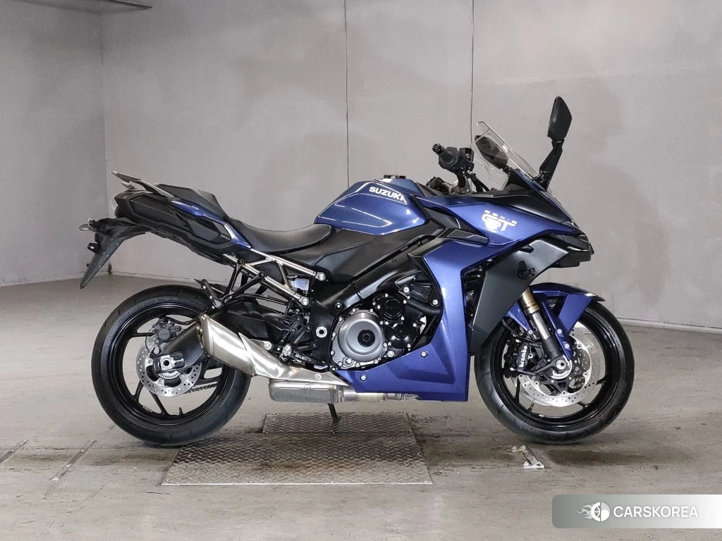 Проданный Suzuki GSX-S1000GT 2022 из Японии