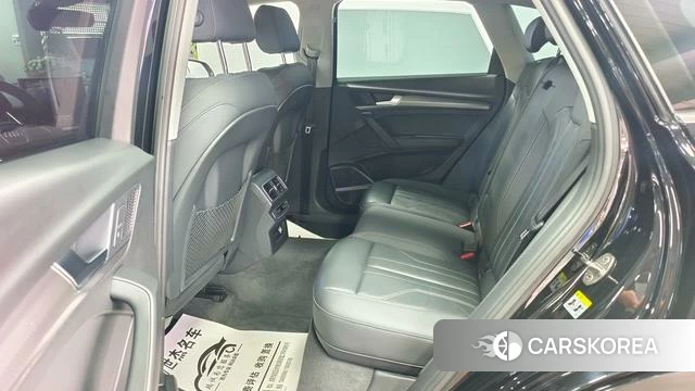 Audi Q5L 2022 Черный из Китая