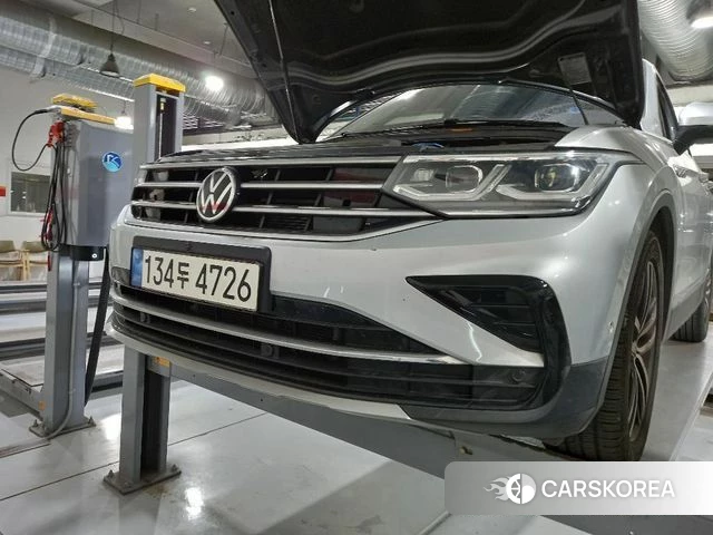 Volkswagen Tiguan second Generation 2021 Серебряный из Кореи