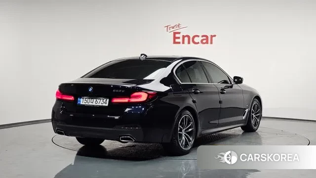 BMW 5 Series (G30) 2023 Черный из Кореи