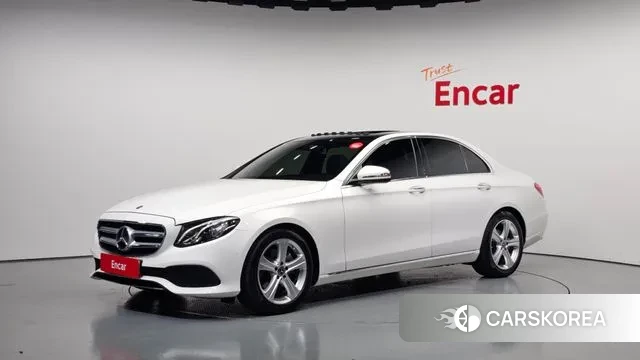 Mercedes-Benz E-Class W213 2018 Белый из Кореи