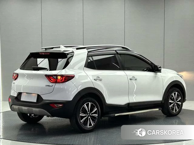 Kia Yi Ran 2022 Белый из Китая