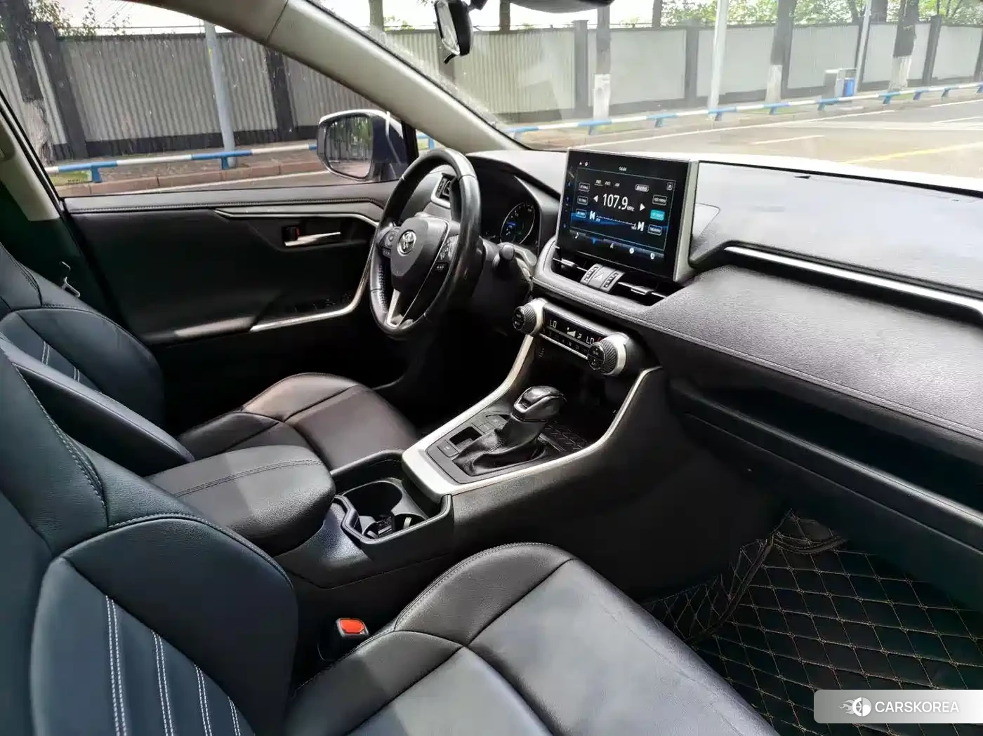 Toyota Wildlander 2022 Белый из Китая