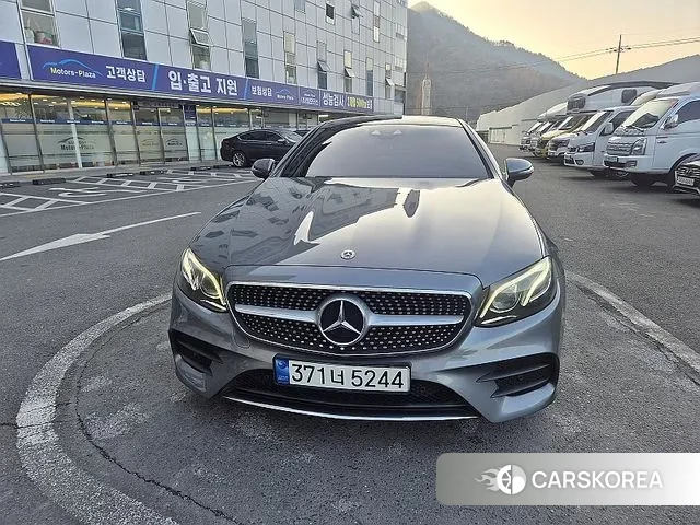 Mercedes-Benz E-Class W213 2018 Серый из Кореи