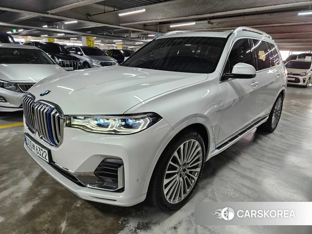 BMW X7 (G07) 2021 Белый из Кореи