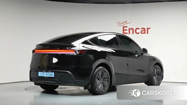 Tesla Model Y 2025 Черный из Кореи