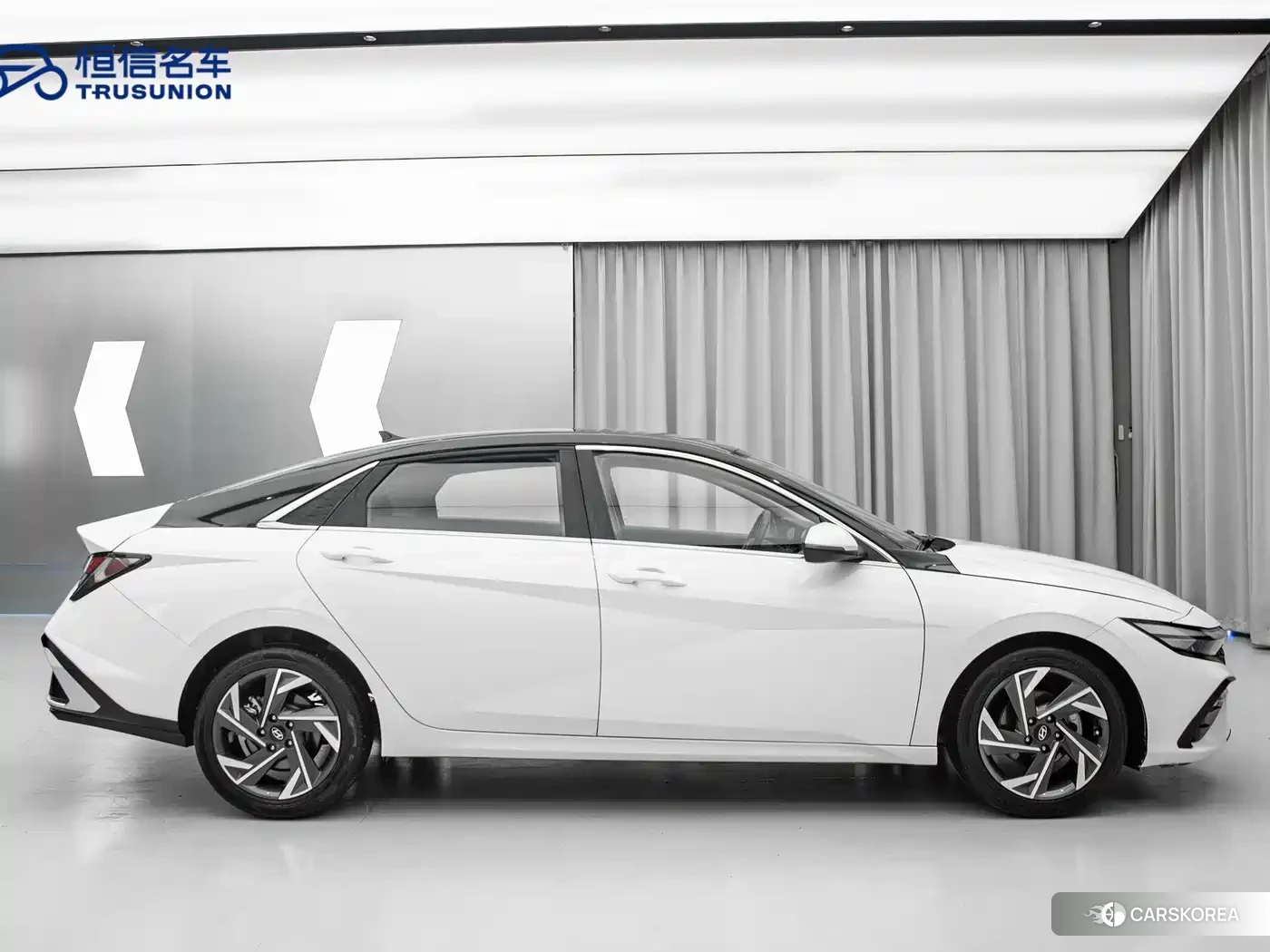 Hyundai Elantra 2024 Белый из Китая