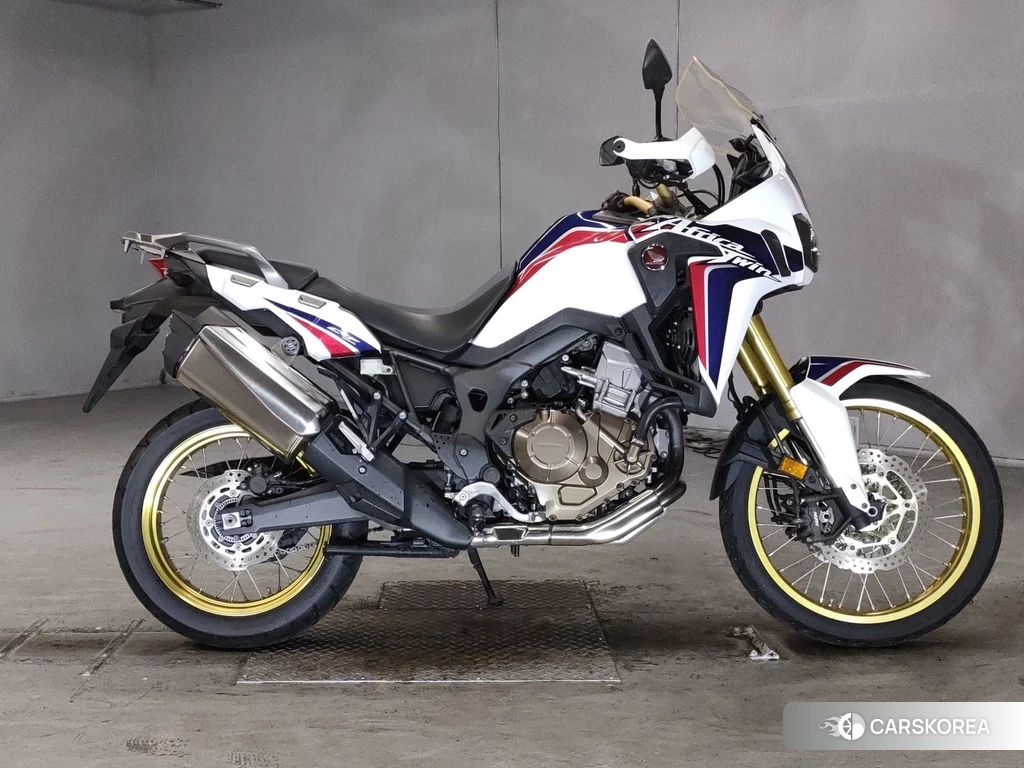 Проданный Honda CRF1000L AFRICA TWIN 2017 из Японии