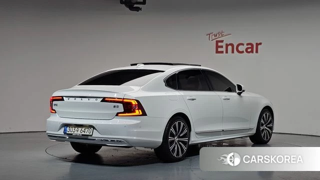 Volvo S90 2023 Белый из Кореи