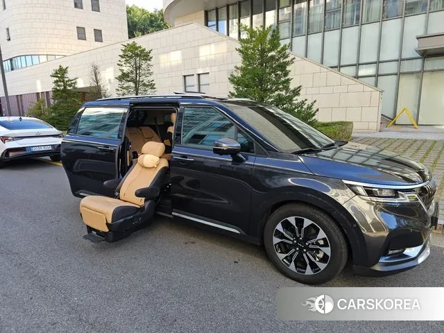 Kia Carnival 4th generation 2023 Серый из Кореи