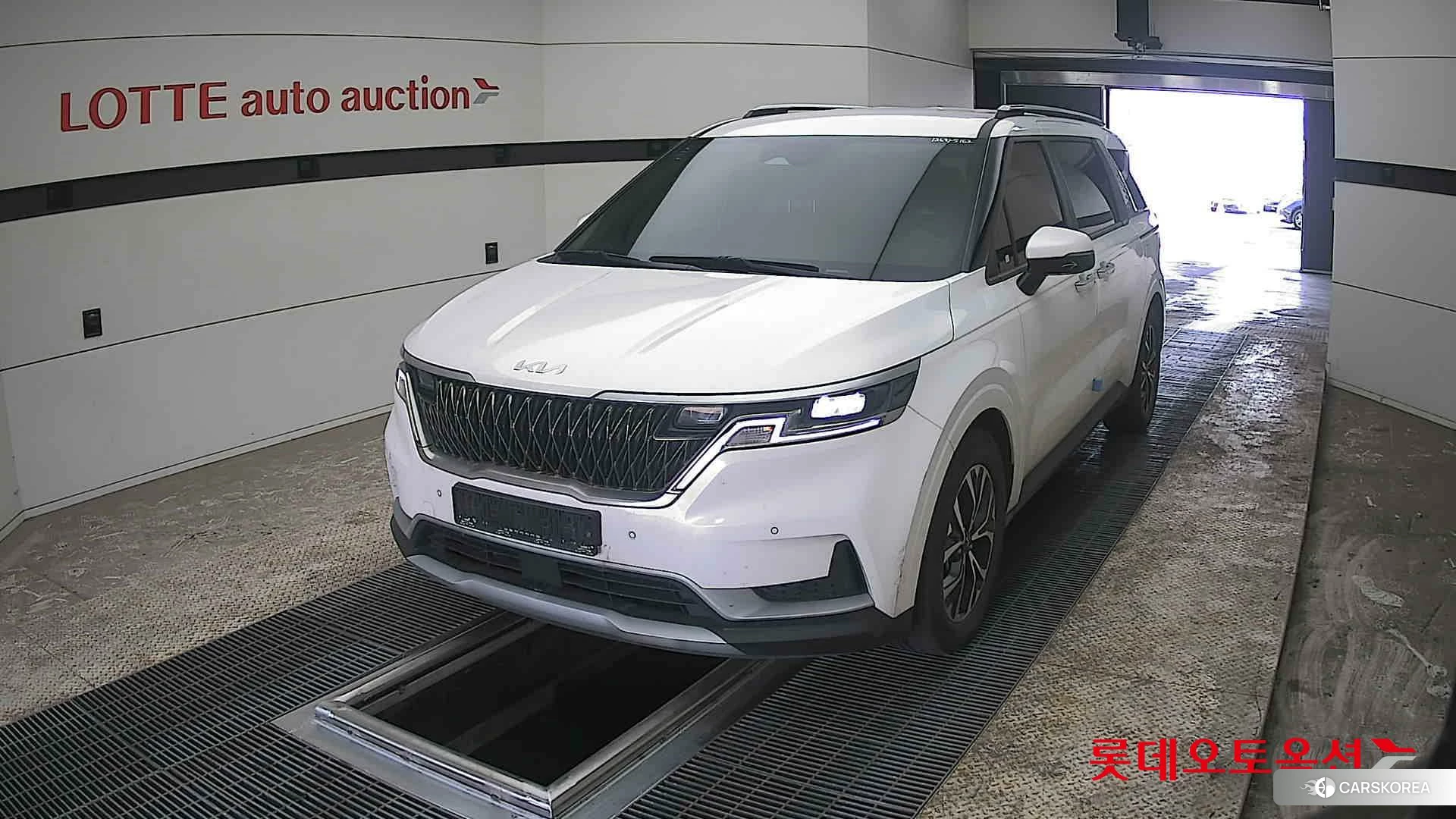 Kia Carnival 2022 Белый из Кореи