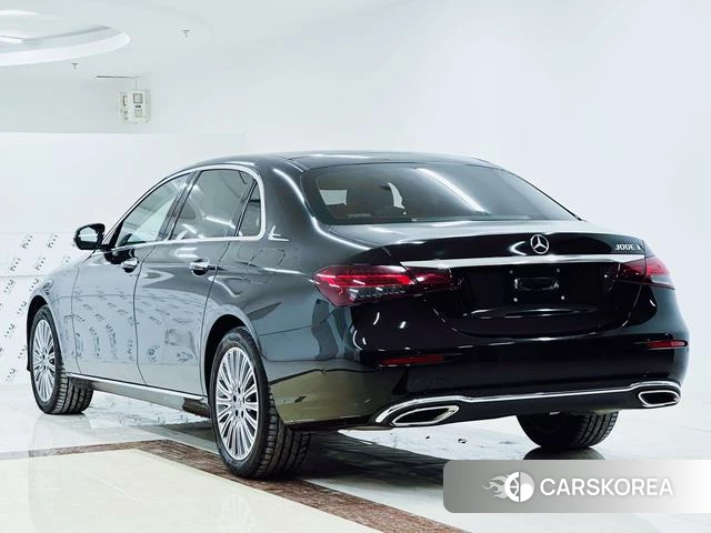Mercedes-Benz E-class 2022 Черный из Китая