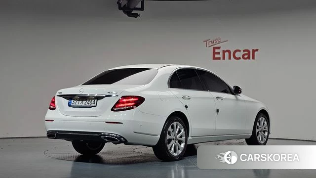 Mercedes-Benz E-Class W213 2020 Белый из Кореи