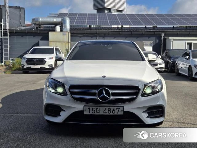 Mercedes-Benz E-Class W213 2018 Белый из Кореи