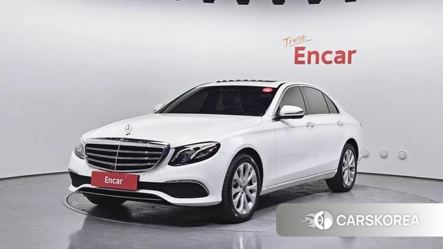 Mercedes-Benz E-Class W213 2018 Белый из Кореи