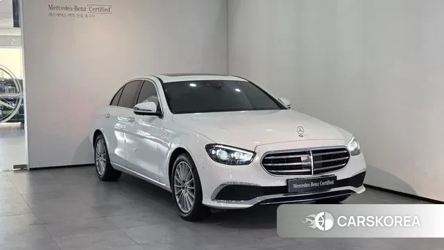 Mercedes-Benz E-Class W213 2021 Белый из Кореи