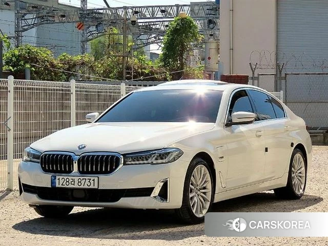 BMW 5 Series (G30) 2023 Белый из Кореи