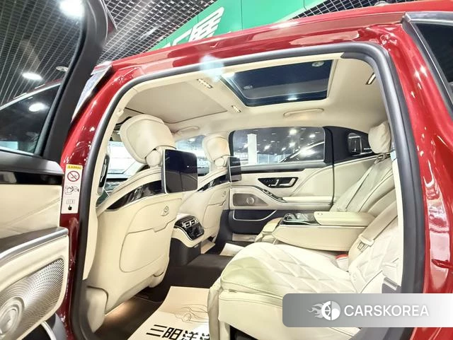 Mercedes-Benz Maybach S-class 2022 Красный из Китая