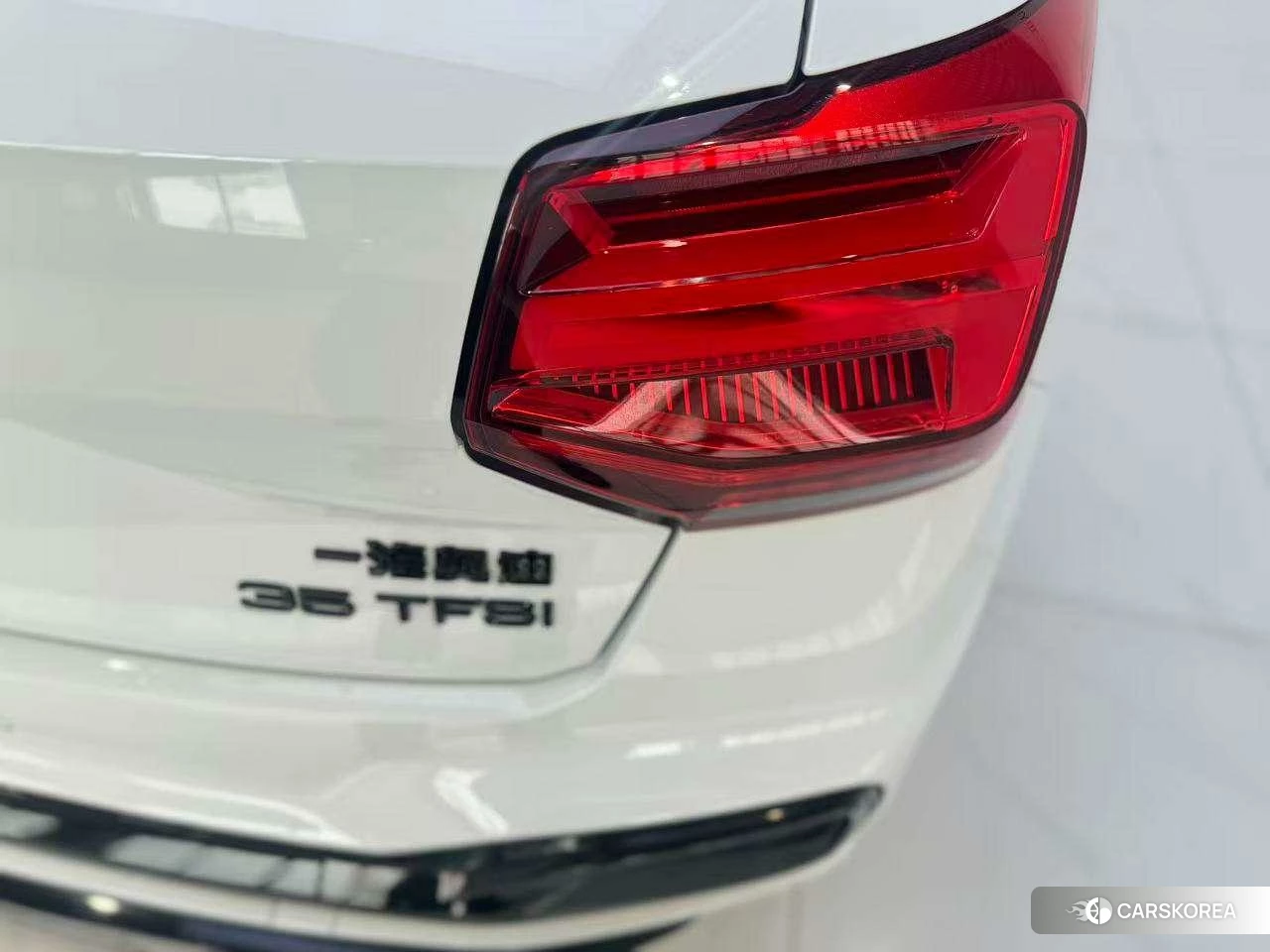Audi Q2L 2023 Белый из Китая