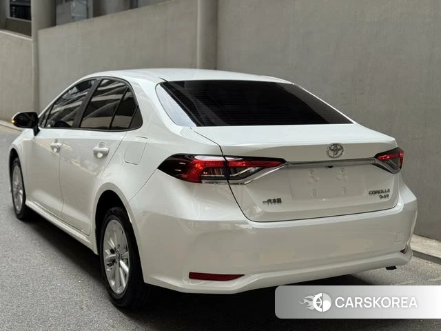 Toyota Corolla 2023 Белый из Китая