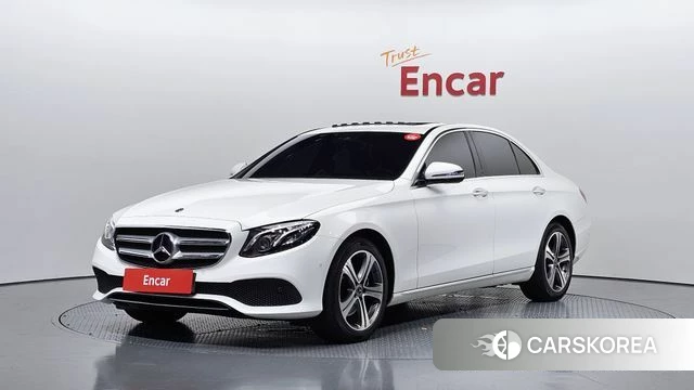 Mercedes-Benz E-Class W213 2018 Белый из Кореи