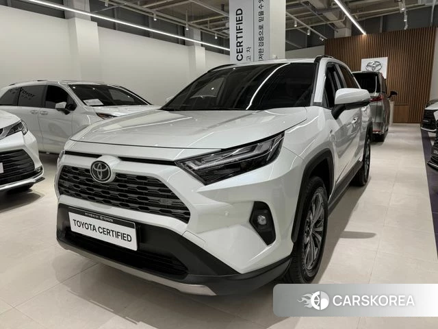 Toyota RAV4 5th Generation 2025 Белый из Кореи
