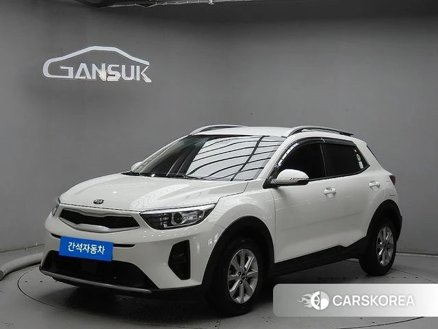 Kia Stonic 2019 Белый из Кореи
