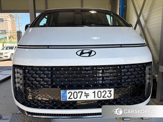 Hyundai Staria 2025 Белый из Кореи