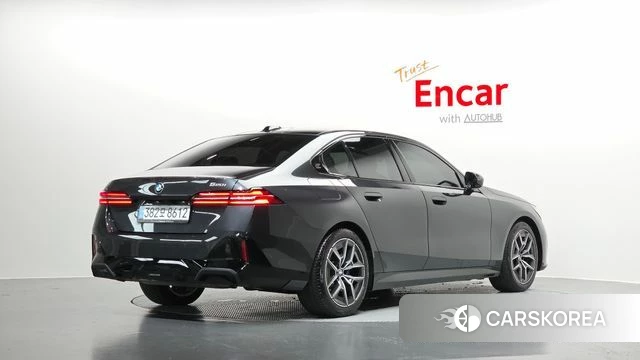 BMW 5 Series (G60) 2026 Серый из Кореи